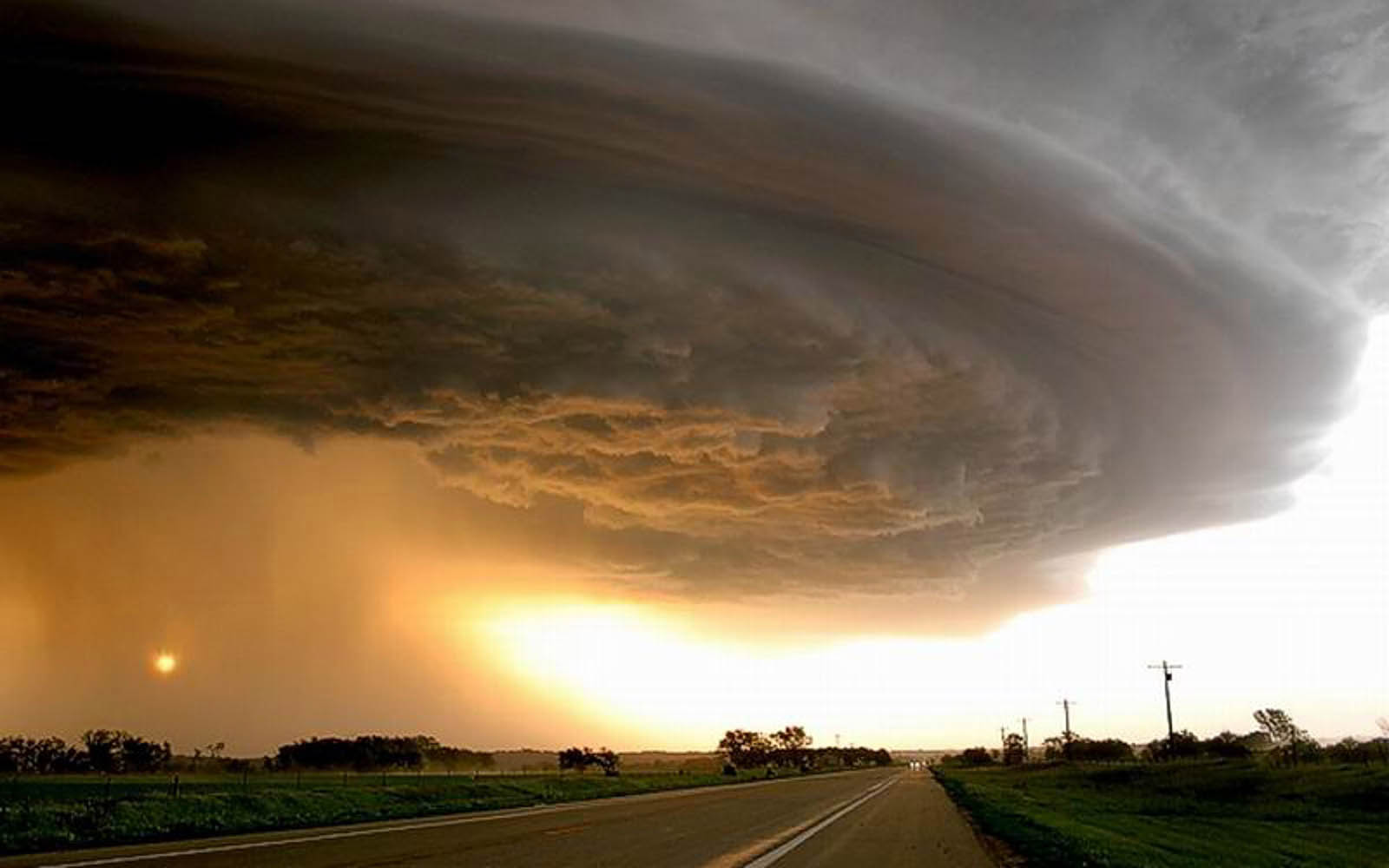 Tornado Photos and Wallpapers 5 Tornado Photos and Wallpapers 5
